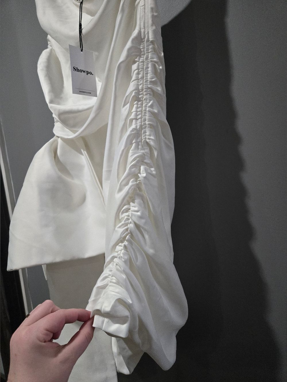 Showpo Betty One Shoulder Mini Dress White Side Bow Ruched NWT Size 6 Bridal - Picture 5 of 11
